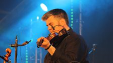 Skipinnish Performing