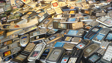 Mobile phones. CC Flickr:Gaetan Lee